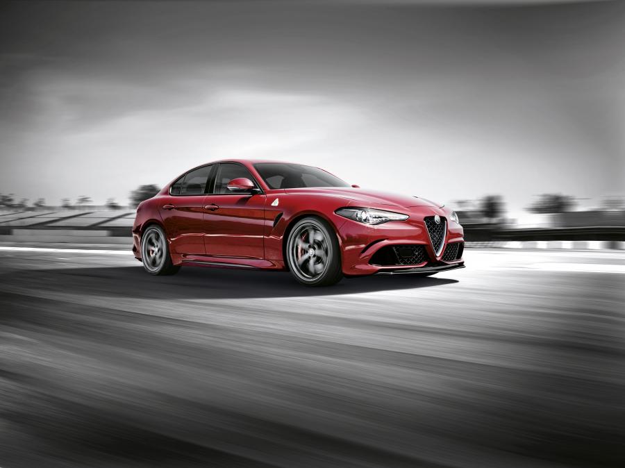  Alfa Romeo Giulia Quadrifoglio 2016 года  (фото 10 из 12)